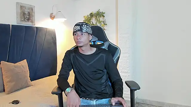 kenix_cum23 webcam