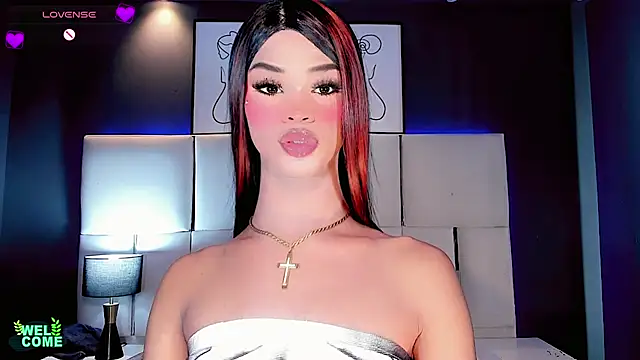 Kornylovee webcam