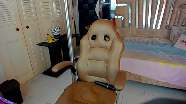cute_sassy webcam