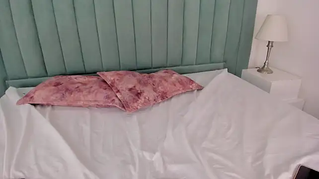 kimjonnes01 webcam