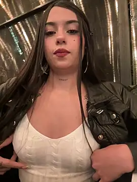 LilacNoir webcam