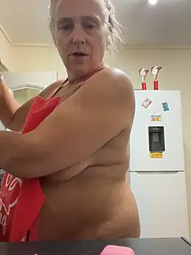Blondnboujee53 webcam