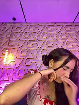 MelanyyJhonson15 live cam on StripChat