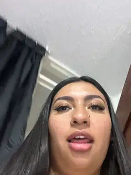 Issa_Santana webcam