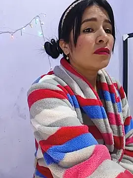 laurahotdirty webcam