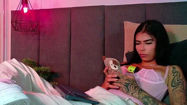 luna_blannco webcam