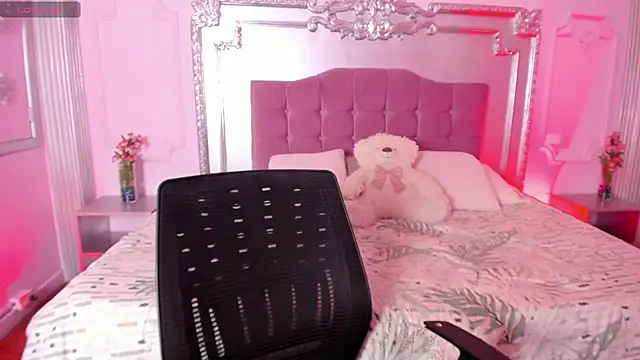 AlannaMilan webcam