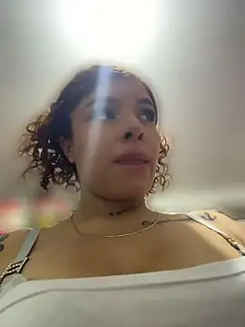 hally-jensen1 webcam