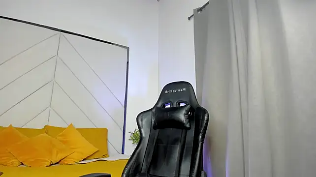 Logan_WolfJS webcam
