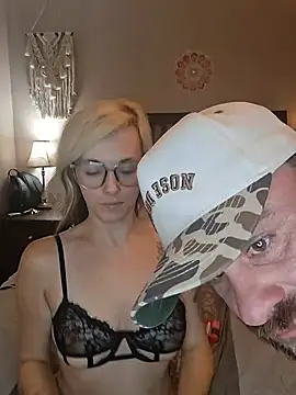 DaddyNHoney webcam