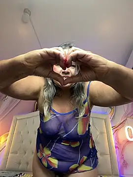 Lucy_Milf_474 webcam
