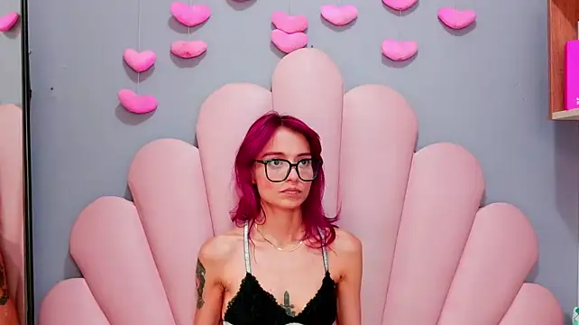 luci_miller webcam