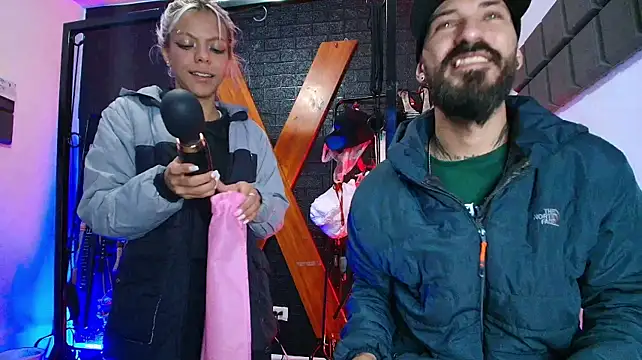 Ariaoficial webcam