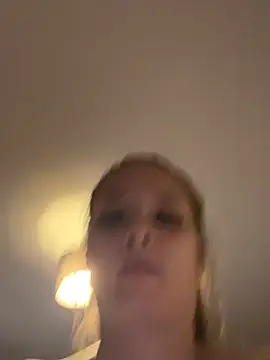 Poppylooloo webcam