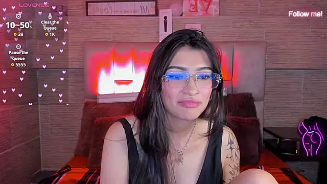 mia_devine_ webcam