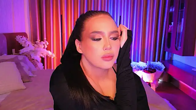 UR_MADDY_ONLINE webcam