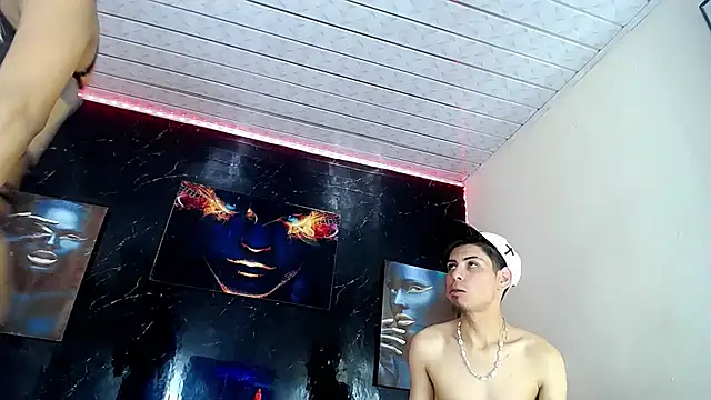 LuxeCouple webcam