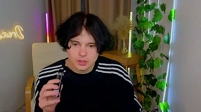 Gothic_Tom_ webcam