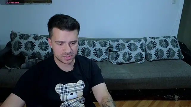 JohnnyStepBro webcam