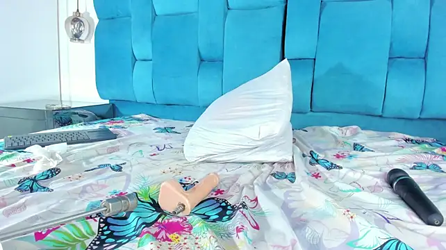 mia__fernandez webcam