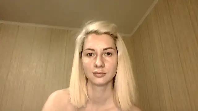 BlondieOnline_ live cam on StripChat