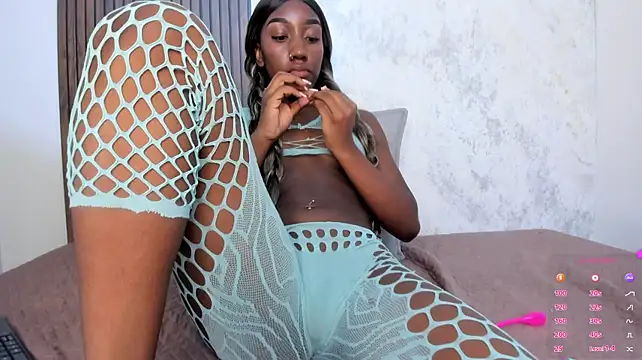 Mistt_Mia webcam