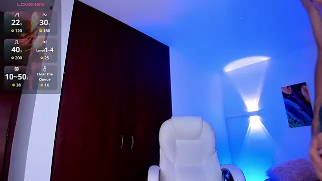 KamiSuarez live cam on StripChat
