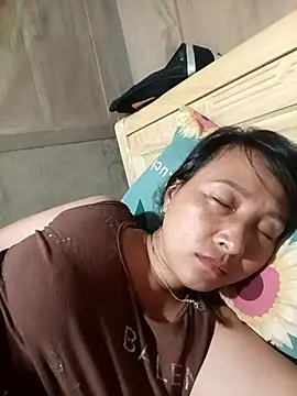 Angelina-Luxxy webcam
