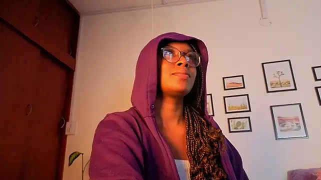 Victoria-Jacksonn webcam