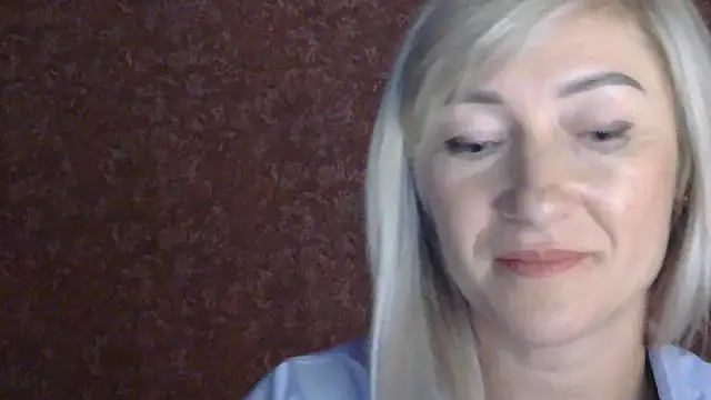 moonlightAnna live cam on StripChat