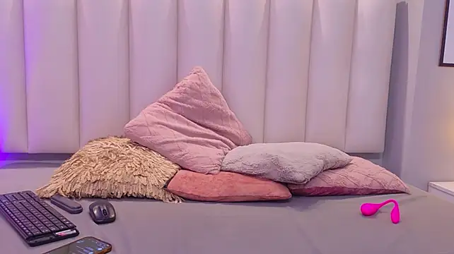 SweetSara07 webcam