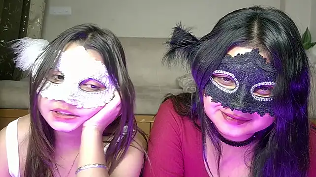 Two_Baddies webcam