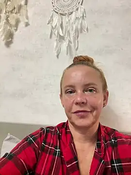 VelvetGaze9121 webcam