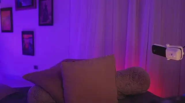 HannahW_ webcam