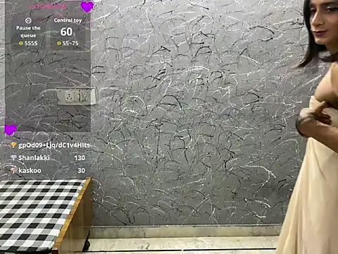 LuvLayla webcam