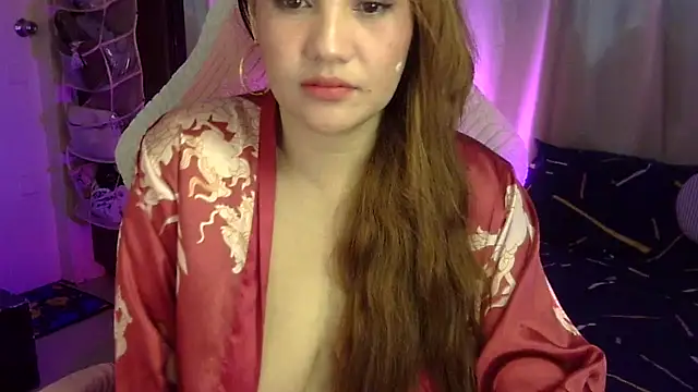 yourHennesy live cam on StripChat