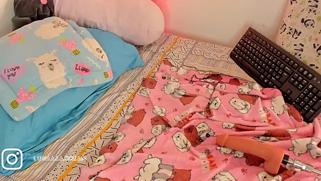 princessluna_19 webcam