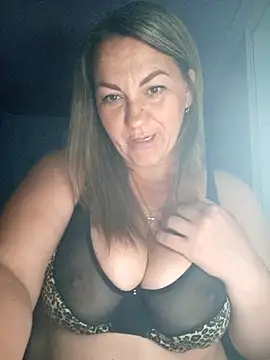 Ant0nina live cam on StripChat