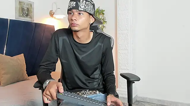 kenix_cum23 webcam