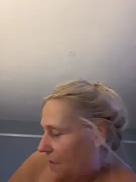 Blondnboujee53