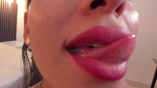 Maia_Clark520 webcam