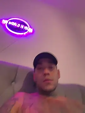 Pablo_fucker live cam on StripChat