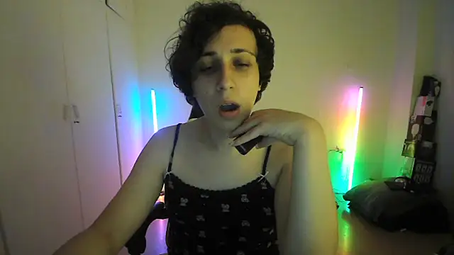 HoneyValentine live cam on StripChat