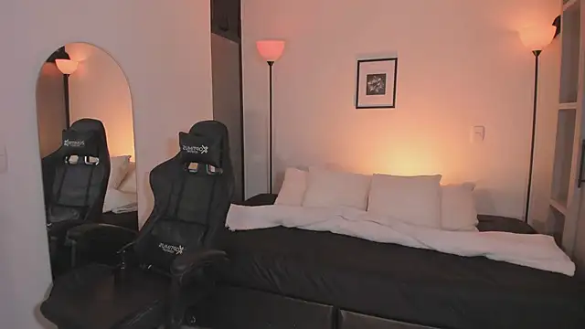 ChloeMoreti webcam