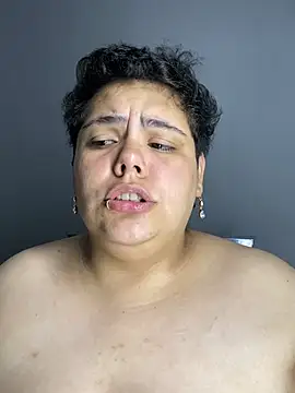 Hailey_Curvy webcam