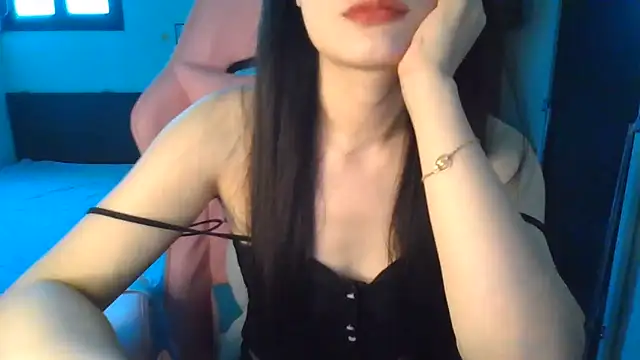 Lynda_2x webcam