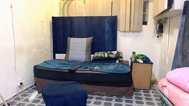 BigbootyNickyx webcam