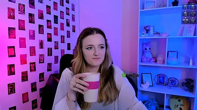 luna_berryy webcam