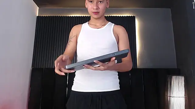 Dominic_ghost webcam