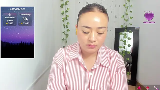 ReyleDoll webcam